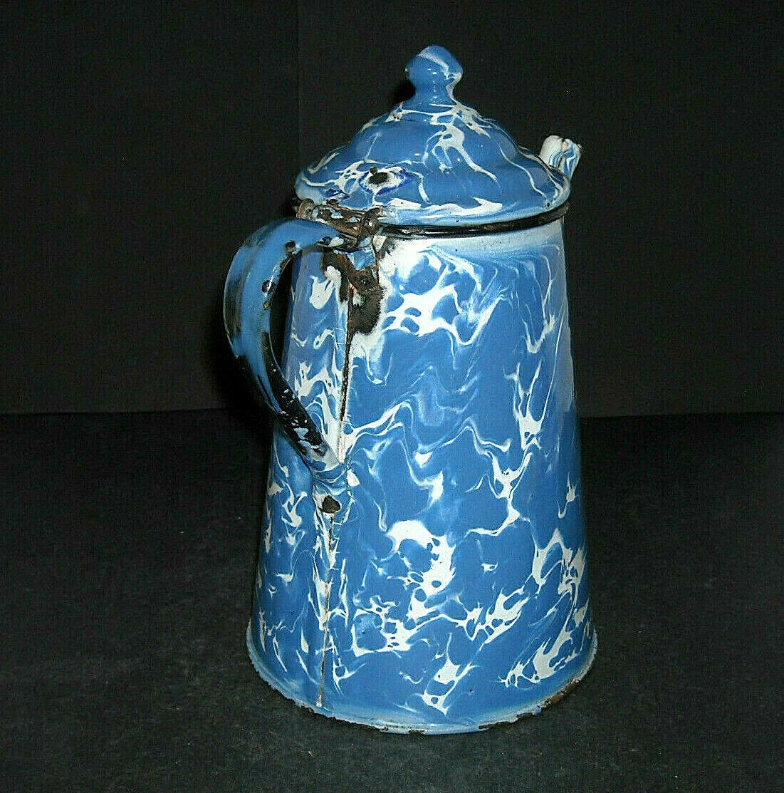 Beautiful IRIS Blue & White Swirl Graniteware Tea Pot - Enamel Ware