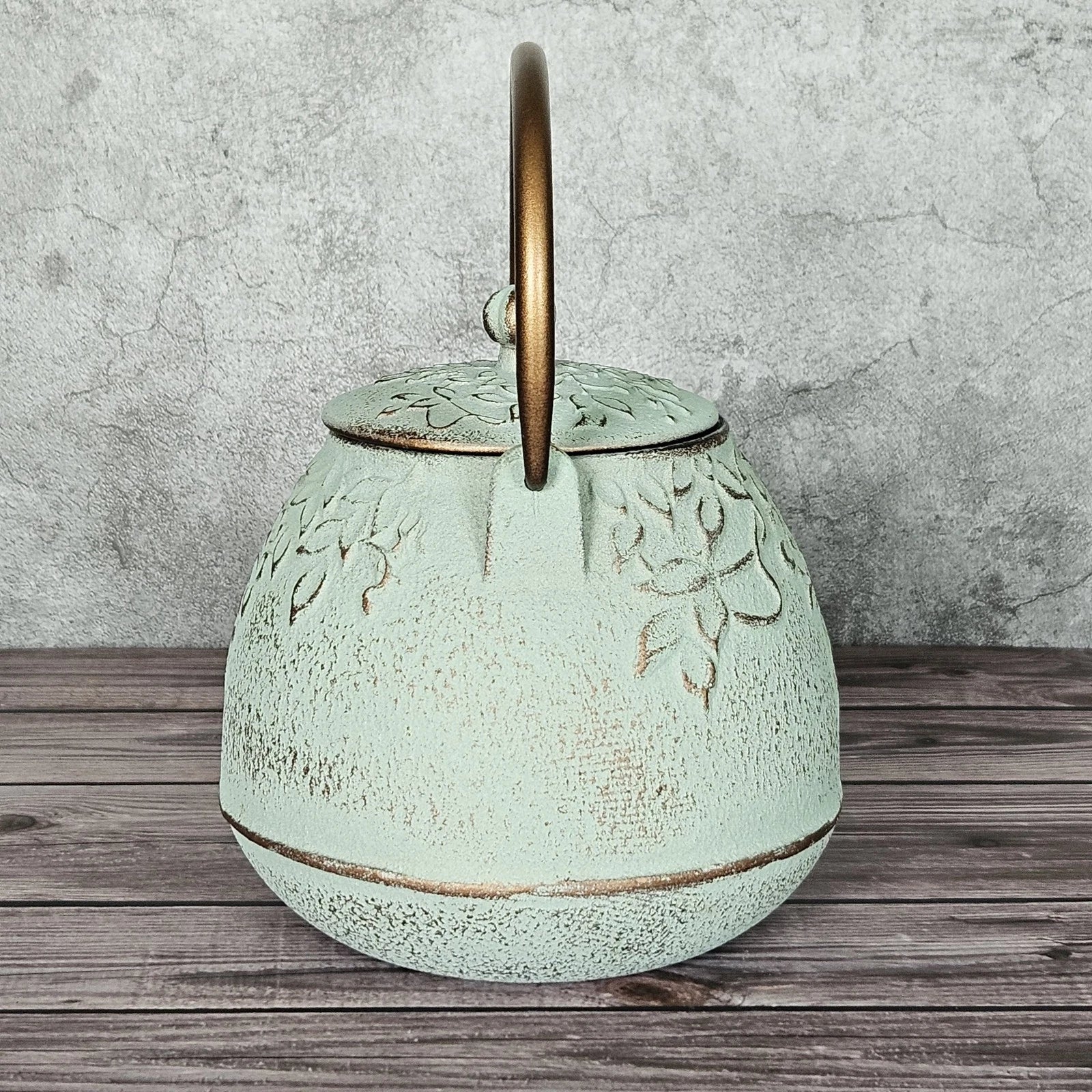 Cast Iron Kettle Enamel Interior Leaf Diffuser Sage Green 4-Cup 32oz Tea Pot