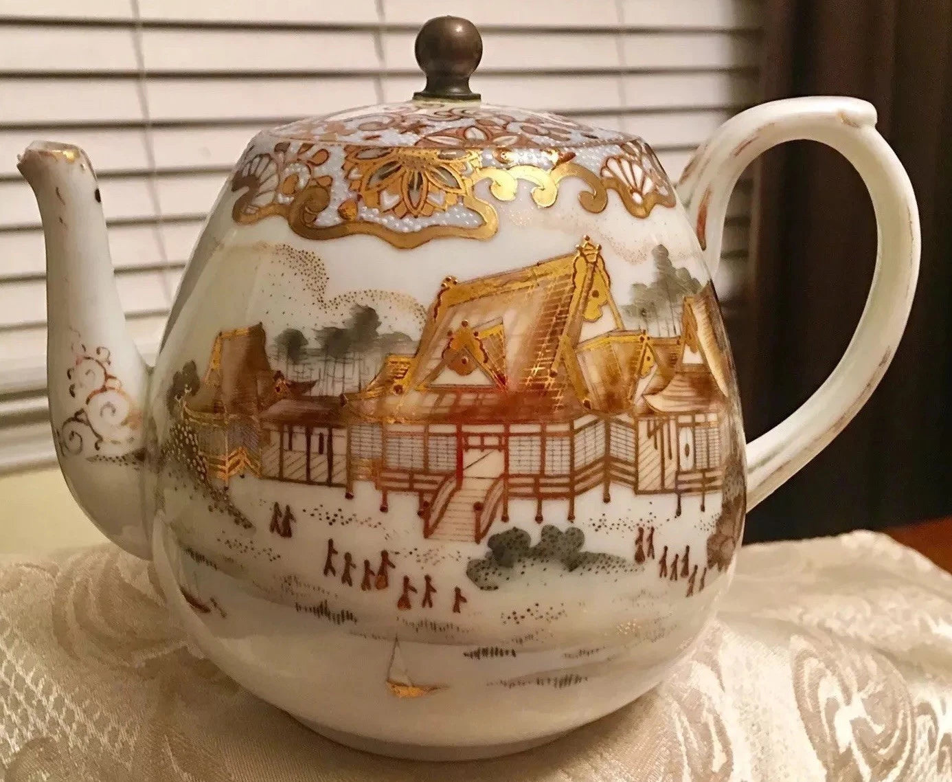 Beautiful Chinese Emperor Palace Landscape Dynasty Scene Porcelain Enamel Teapot