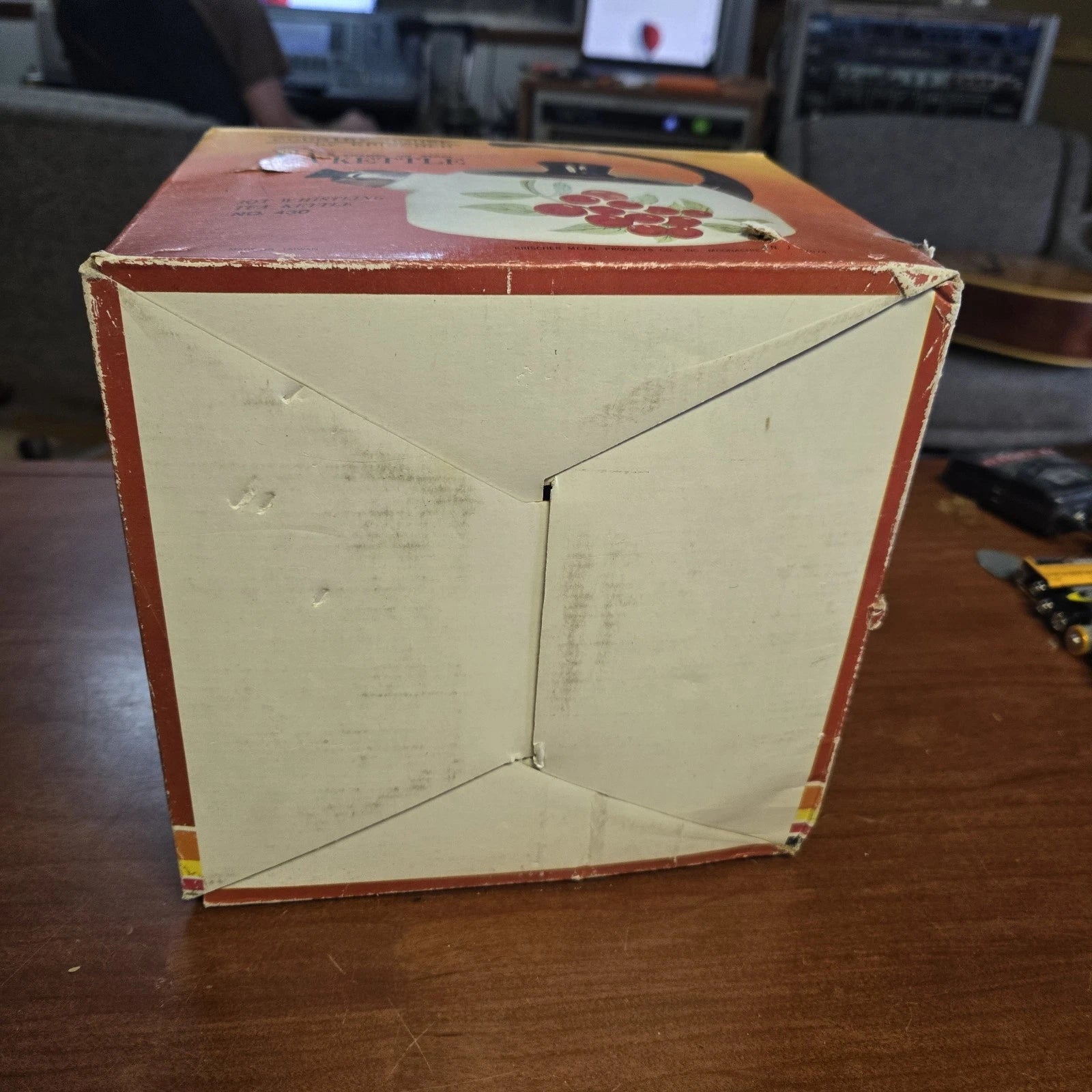 Countryhouse by Krischer Porcelain Enamel 3qt Whistling Tea Kettle Unused In Box