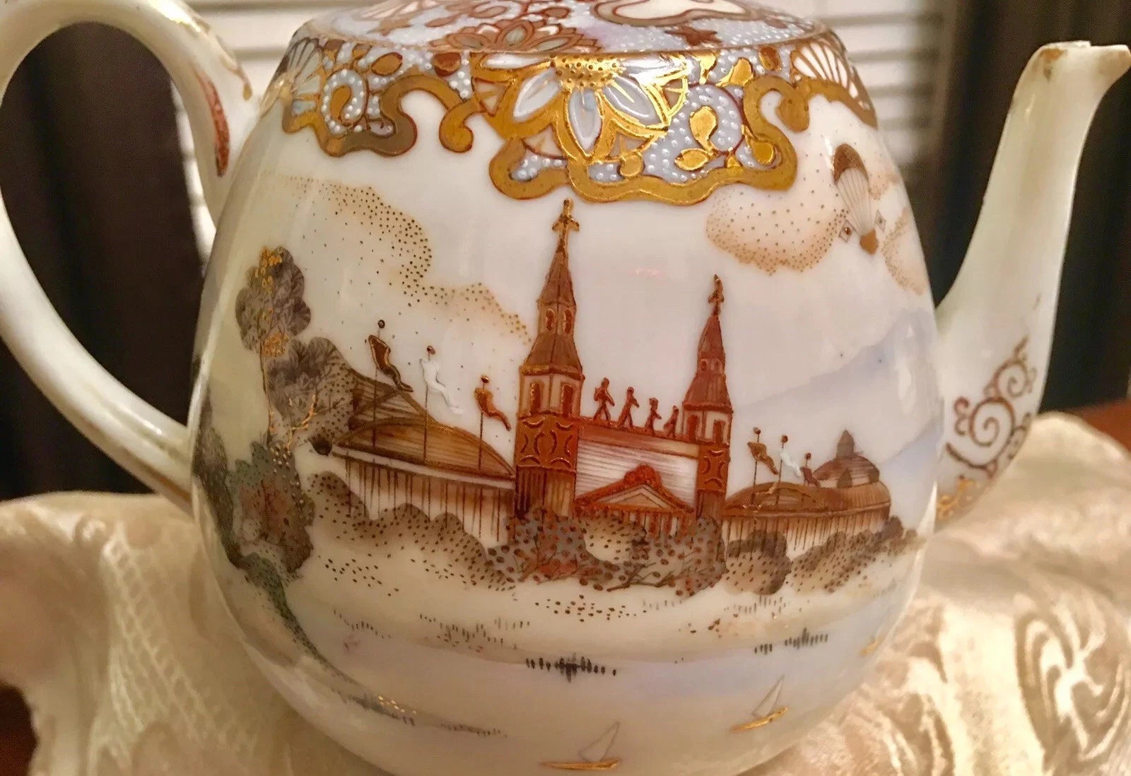 Beautiful Chinese Emperor Palace Landscape Dynasty Scene Porcelain Enamel Teapot