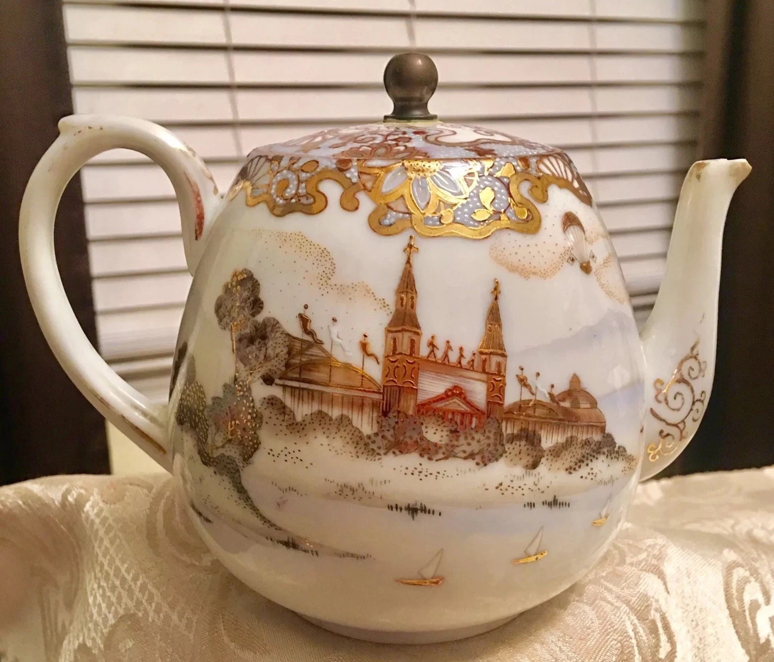 Beautiful Chinese Emperor Palace Landscape Dynasty Scene Porcelain Enamel Teapot