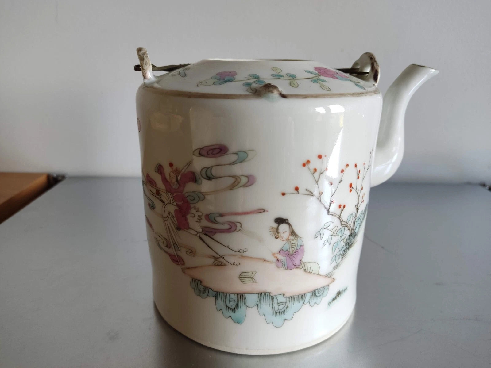 Antique Chinese Teapot 19c /Enamelled porcelain / Hand painted Teapot