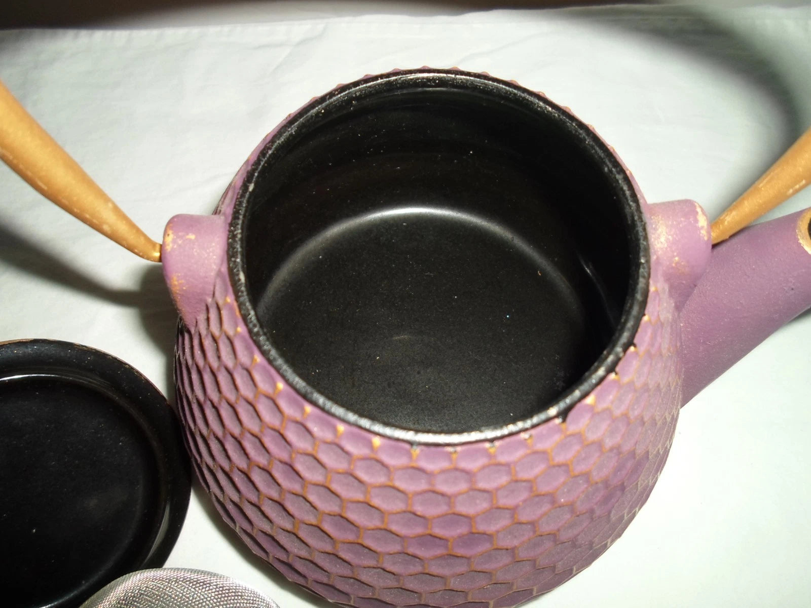 GRACIOUS Home Cast Iron Dk Mauve Tea Pot with Infuser Honeycomb-Unused-New