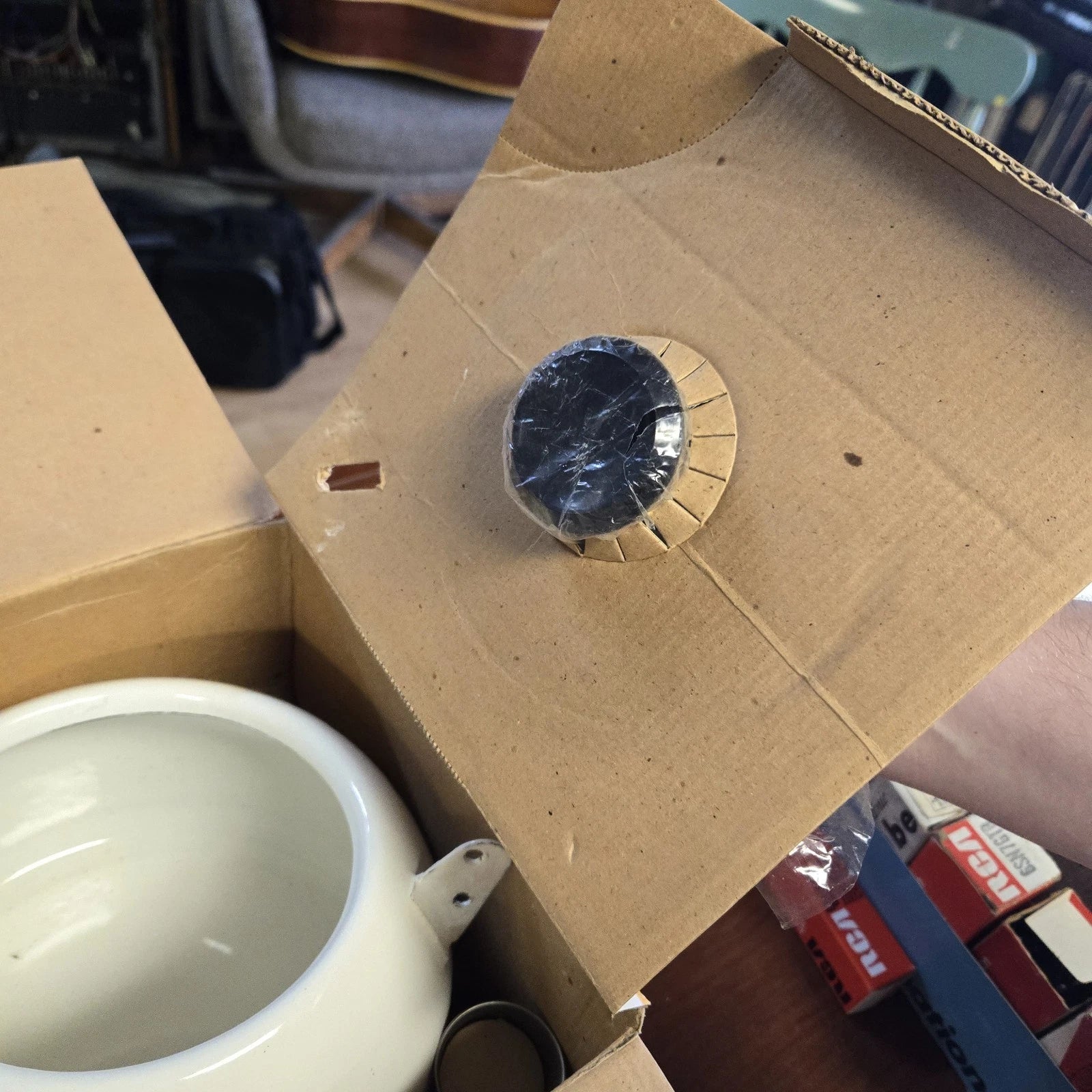 Countryhouse by Krischer Porcelain Enamel 3qt Whistling Tea Kettle Unused In Box