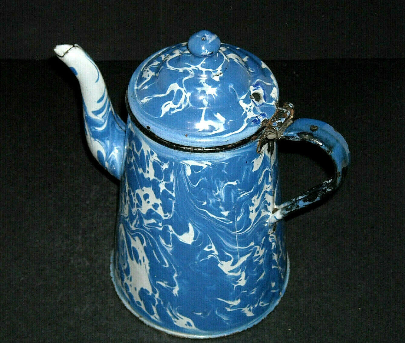 Beautiful IRIS Blue & White Swirl Graniteware Tea Pot - Enamel Ware