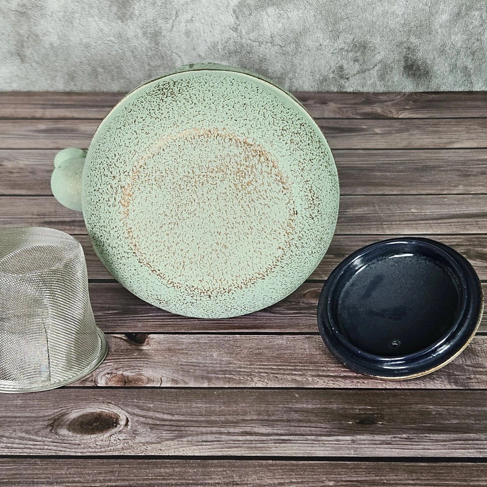 Cast Iron Kettle Enamel Interior Leaf Diffuser Sage Green 4-Cup 32oz Tea Pot