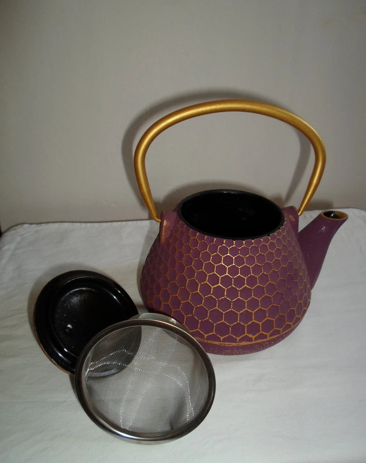 GRACIOUS Home Cast Iron Dk Mauve Tea Pot with Infuser Honeycomb-Unused-New