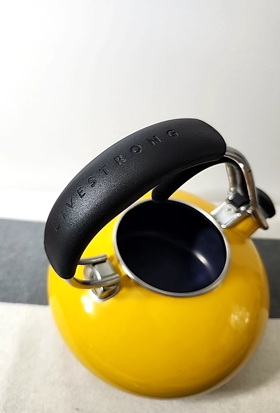 Chantal Yellow Livestrong 1.8 Quart Enamel Loop Whistling Tea Kettle Pot EUC