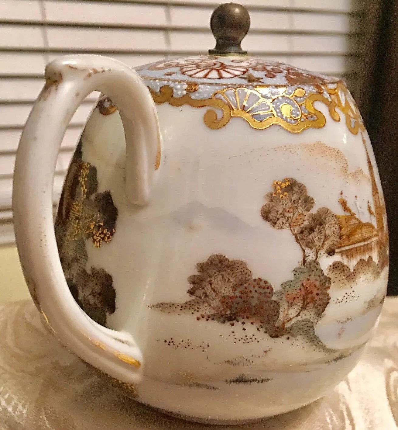 Beautiful Chinese Emperor Palace Landscape Dynasty Scene Porcelain Enamel Teapot