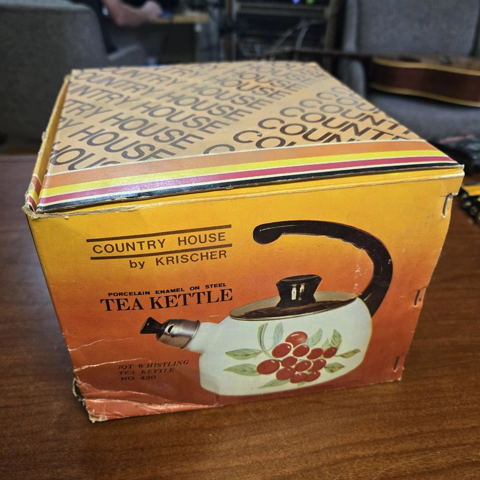 Countryhouse by Krischer Porcelain Enamel 3qt Whistling Tea Kettle Unused In Box