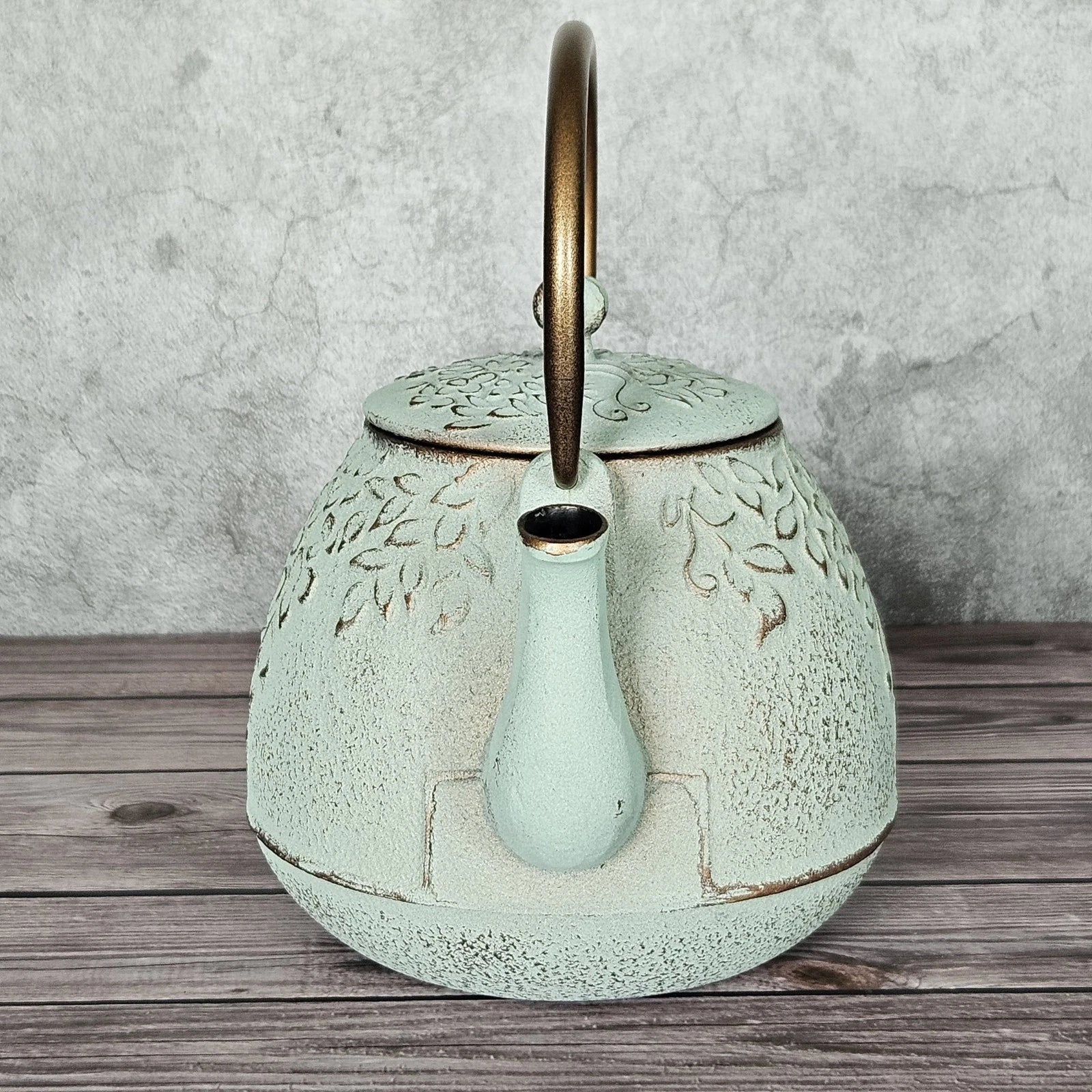 Cast Iron Kettle Enamel Interior Leaf Diffuser Sage Green 4-Cup 32oz Tea Pot