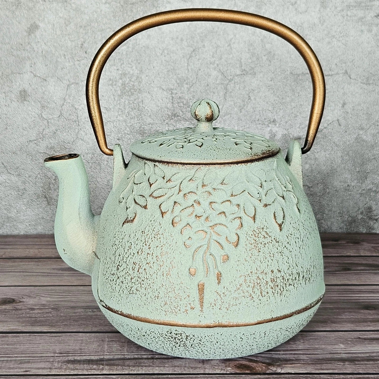 Cast Iron Kettle Enamel Interior Leaf Diffuser Sage Green 4-Cup 32oz Tea Pot
