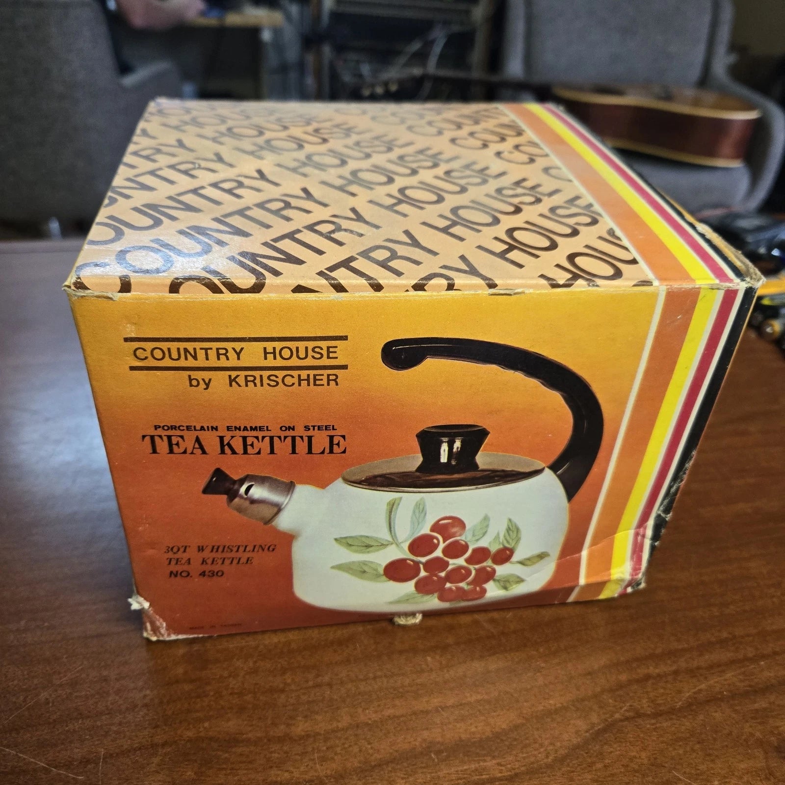 Countryhouse by Krischer Porcelain Enamel 3qt Whistling Tea Kettle Unused In Box