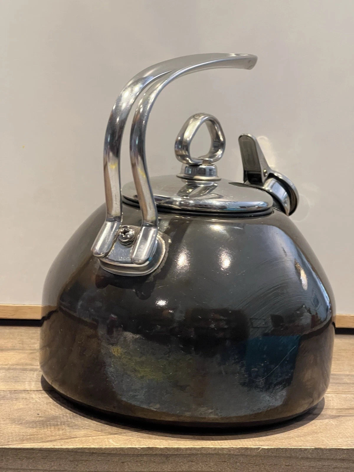 Chantal Classic Enamel On Steel Tea Kettle Black / Dark Gray W Harmonica Whistle