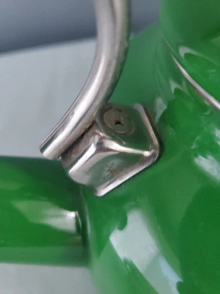 Chantal Tea Kettle Kelly Green Enamel on Steel Whistle Teapot 1.7 qt