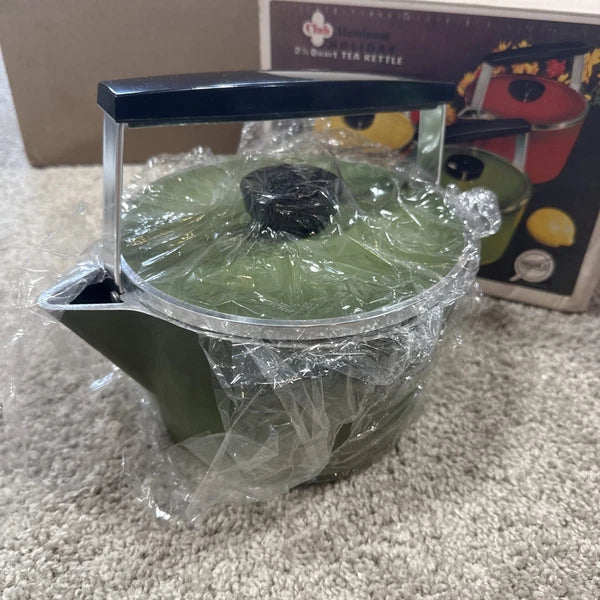 CLUB Aluminum Avocado Green  Tea Kettle Pot Vintage Cookware MCM NOS New In Box