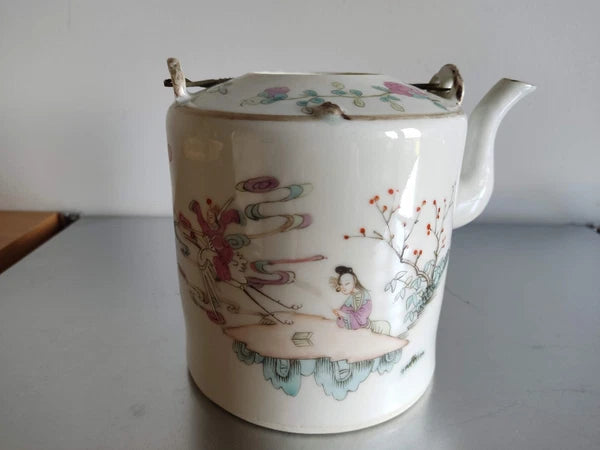 Antique Chinese Teapot 19c /Enamelled porcelain / Hand painted Teapot