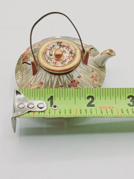 ANTIQUE MINIATURE JAPANESE SATSUMA ENAMEL FIGURAL WINE POT TEAPOT SIGNED