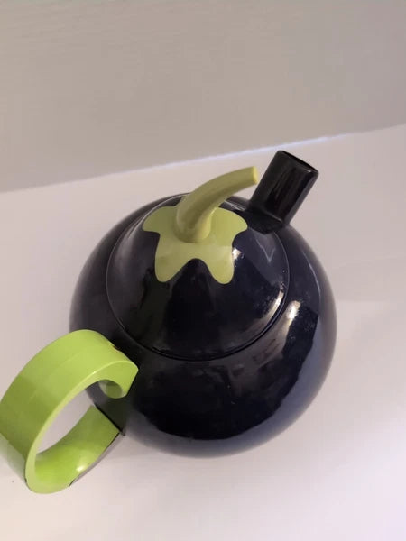 Copco Vintage Eggplant Enamel Tea Pot