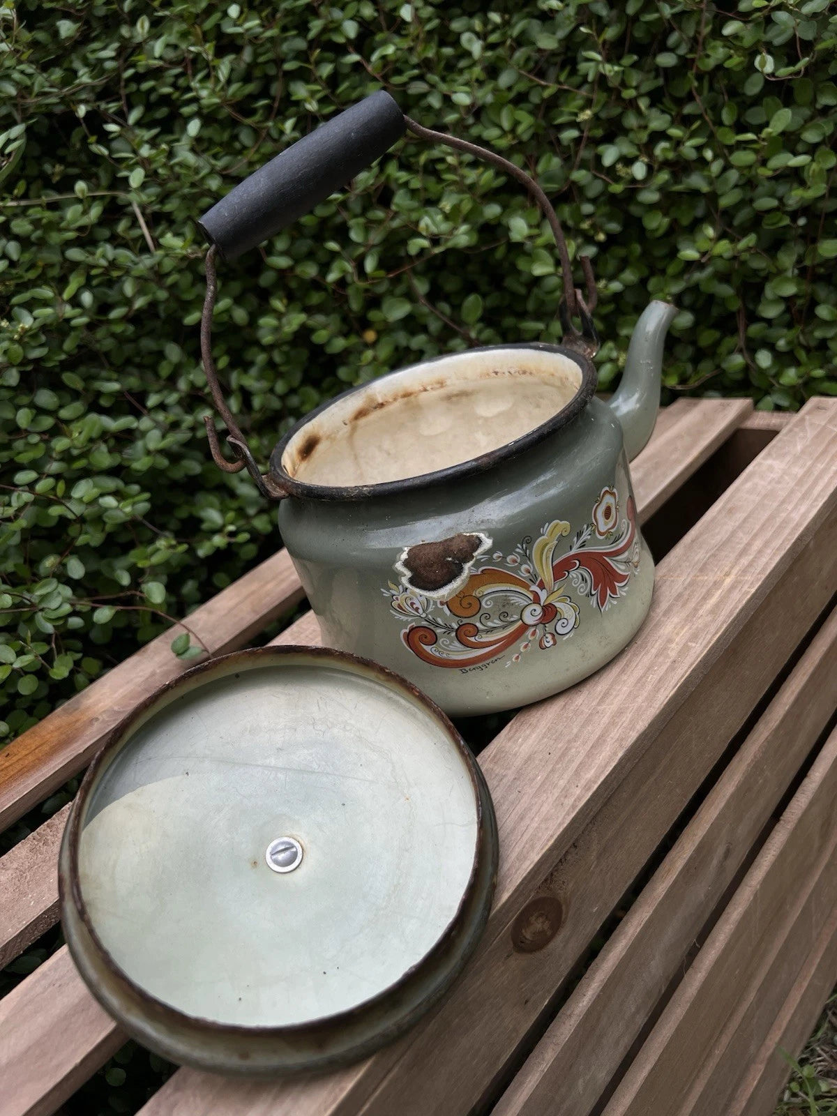VTG Berggren Enamelware Kettle Teapot Scandinavian Rosemaling Folk Art Green