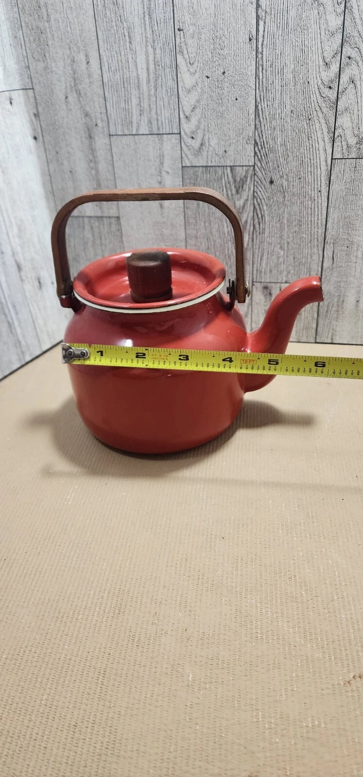 VINTAGE  RED BAKED ENAMEL WARE TEA POT KETTLE WOOD HANDLE  | MCM TEA POT ❤️