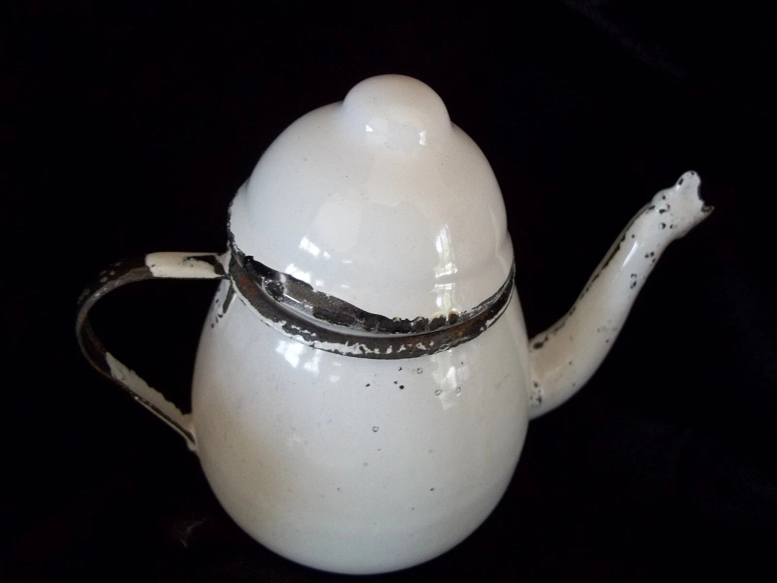 Vintage Big Doll Enamel Ware Picnic Set  Teapot Sugar Creamer 4 cups Saucers