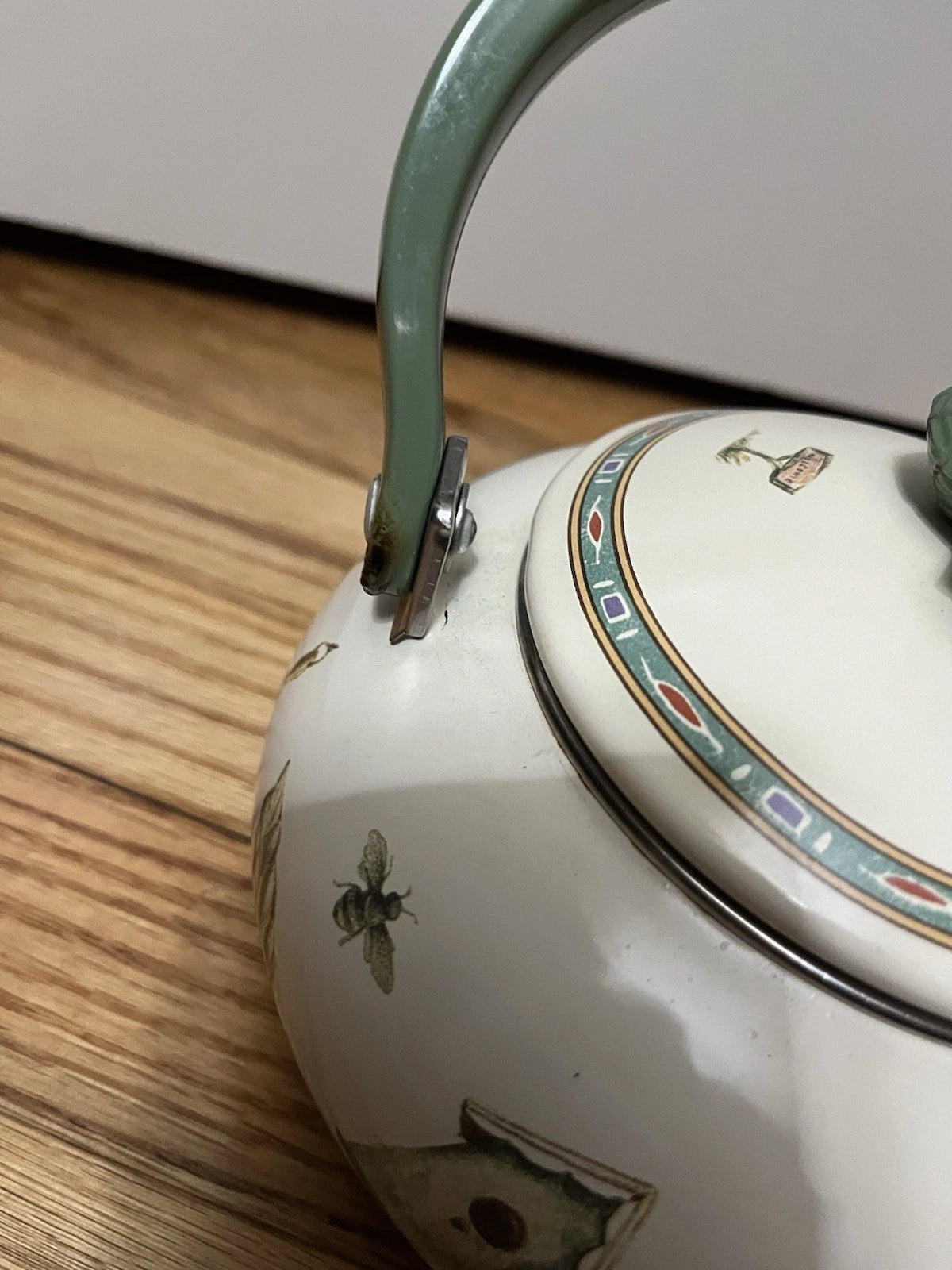 Pfaltzgraff Naturewood Metal Porcelain Enamel Tea Pot Kettle -display only