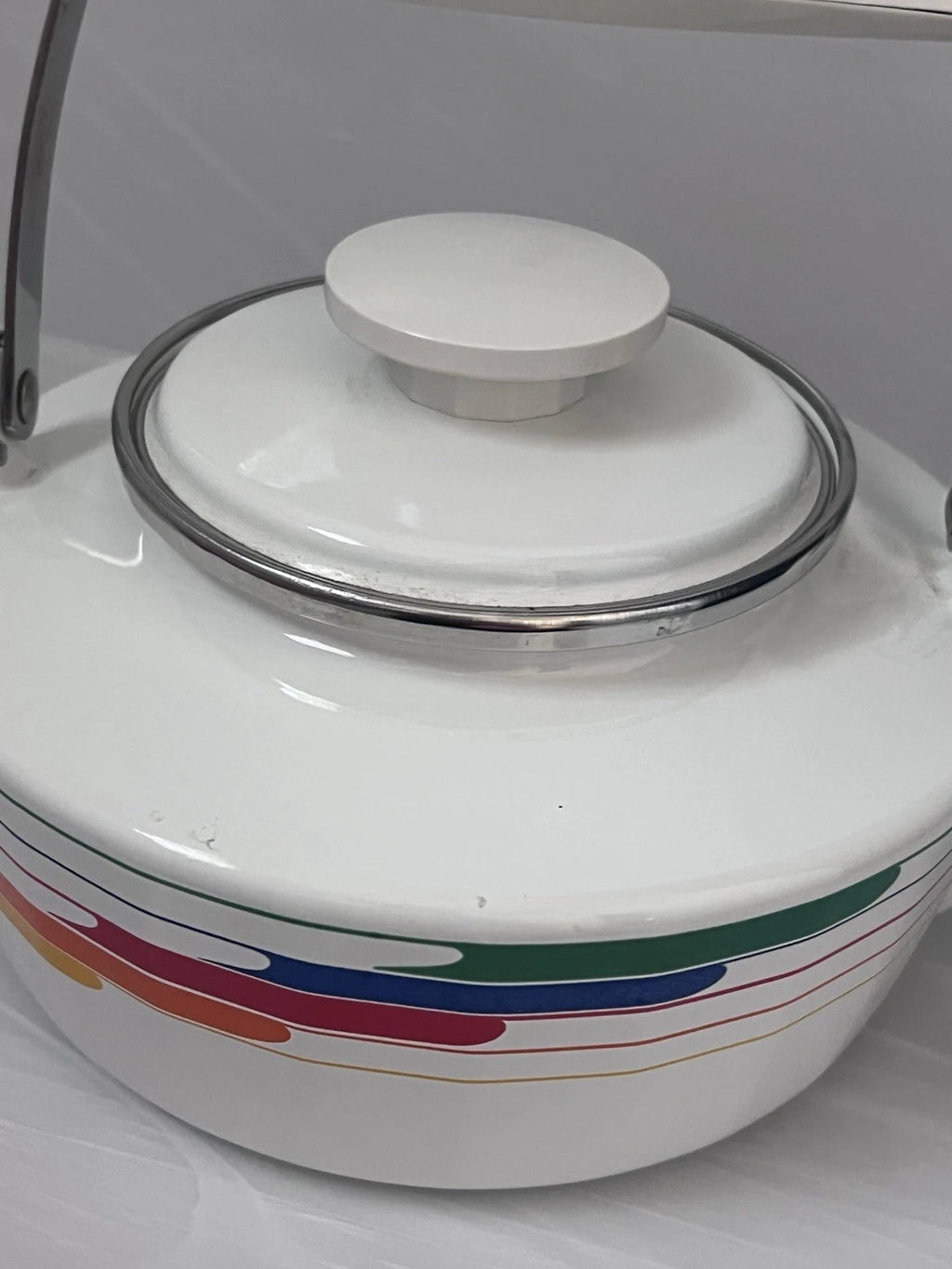 Vintage Studio Nova Hi Fi Enamel Homestead Kettle 542 2QT JAPAN Teapot Atomic