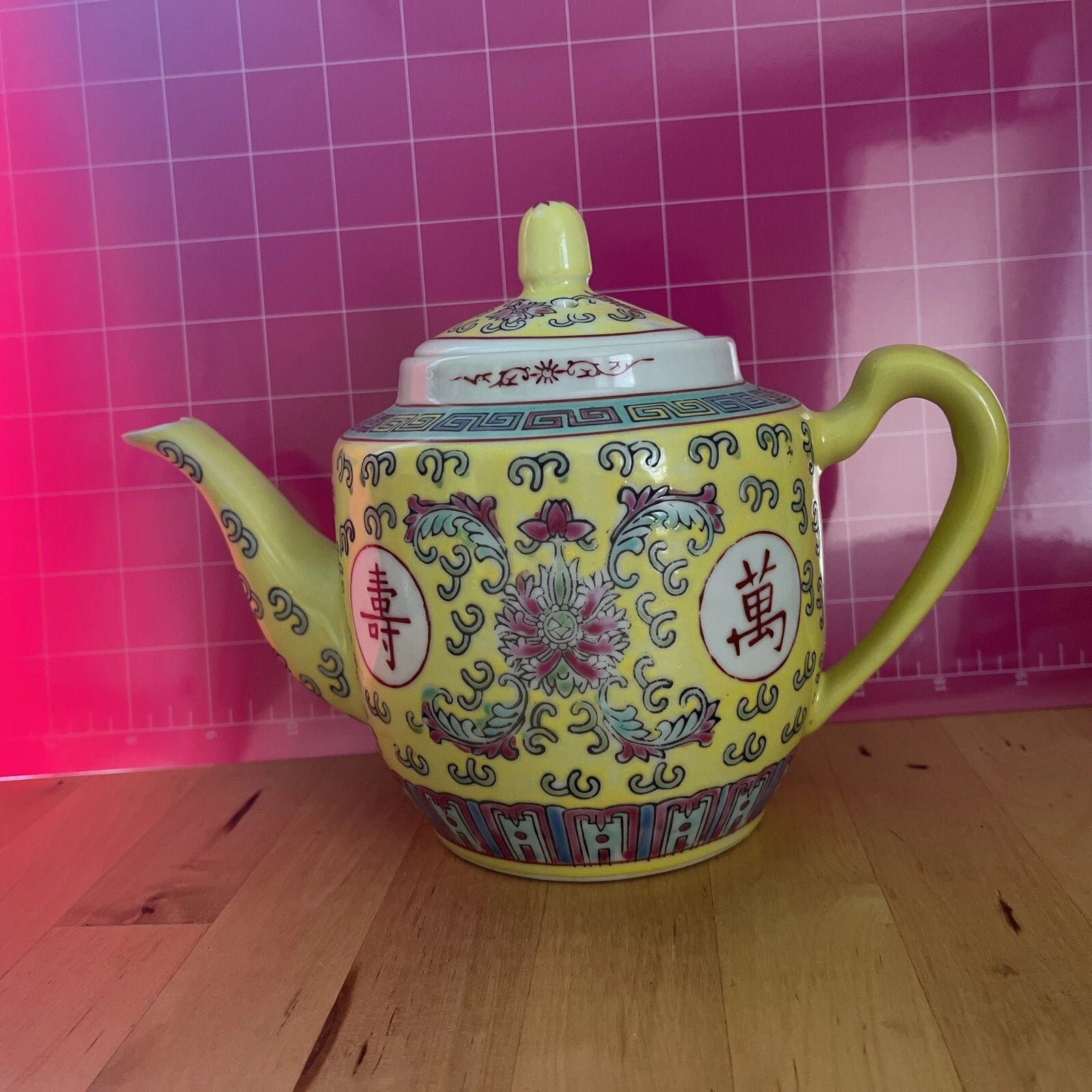 Vintage Famille Jaune  Enamel Porcelain Chinese Longevity MunShou Teapot w2 Cups