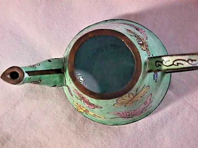 VINTAGE MINIATURE ENAMELED TEA COFFEE POT WITH LID IN CHERRY COLOR STORAGE BOX