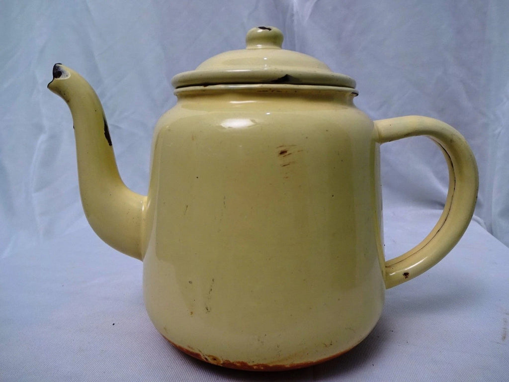 VINTAGE TEA POT ENAMELWARE COLLECTIBLES KITCHENWARE WITH LID MADE CHINA COOKWARE