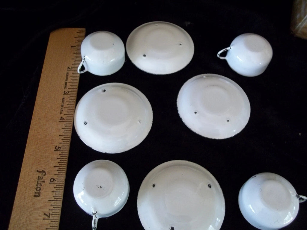 Vintage Big Doll Enamel Ware Picnic Set  Teapot Sugar Creamer 4 cups Saucers