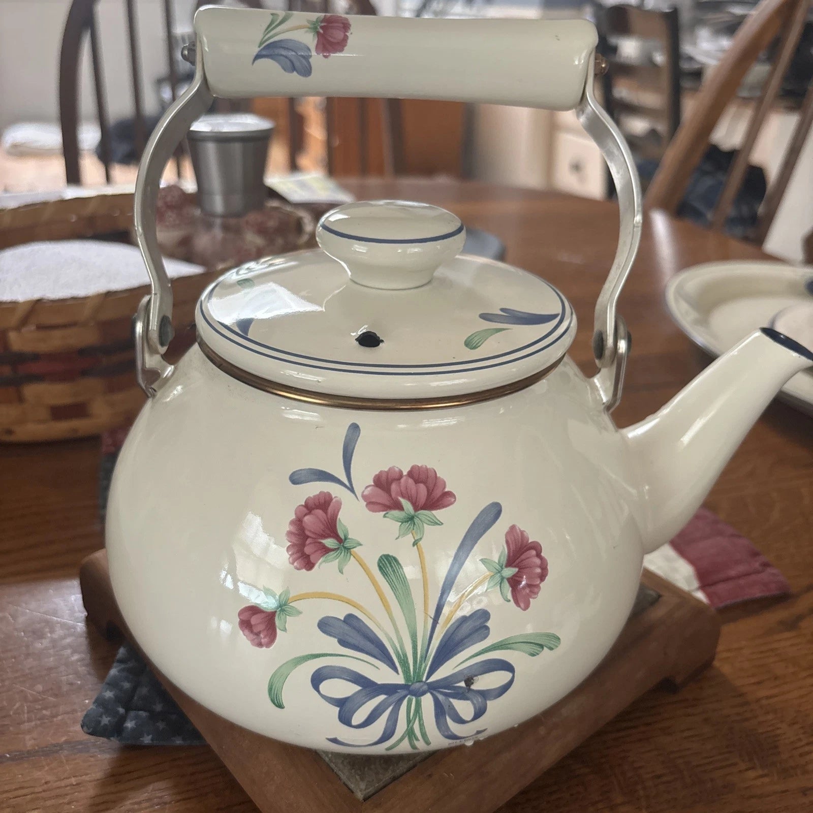 VINTAGE LENOX POPPIES ON BLUE METAL ENAMEL TEA POT KETTLE 8 CUP