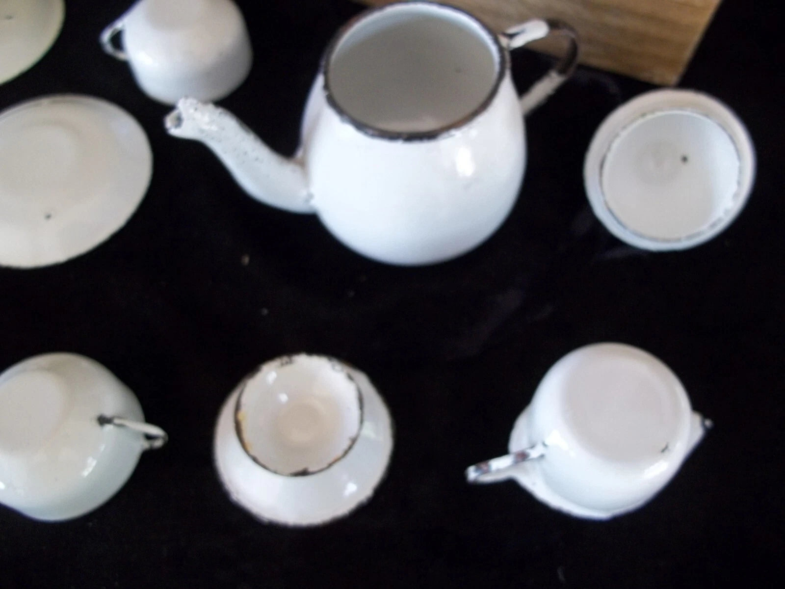 Vintage Big Doll Enamel Ware Picnic Set  Teapot Sugar Creamer 4 cups Saucers