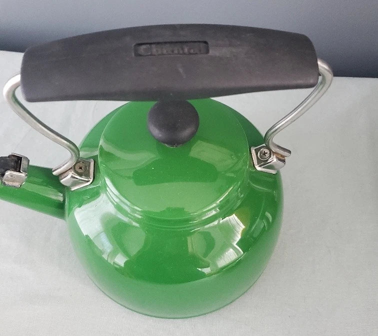 Chantal Tea Kettle Kelly Green Enamel on Steel Whistle Teapot 1.7 qt
