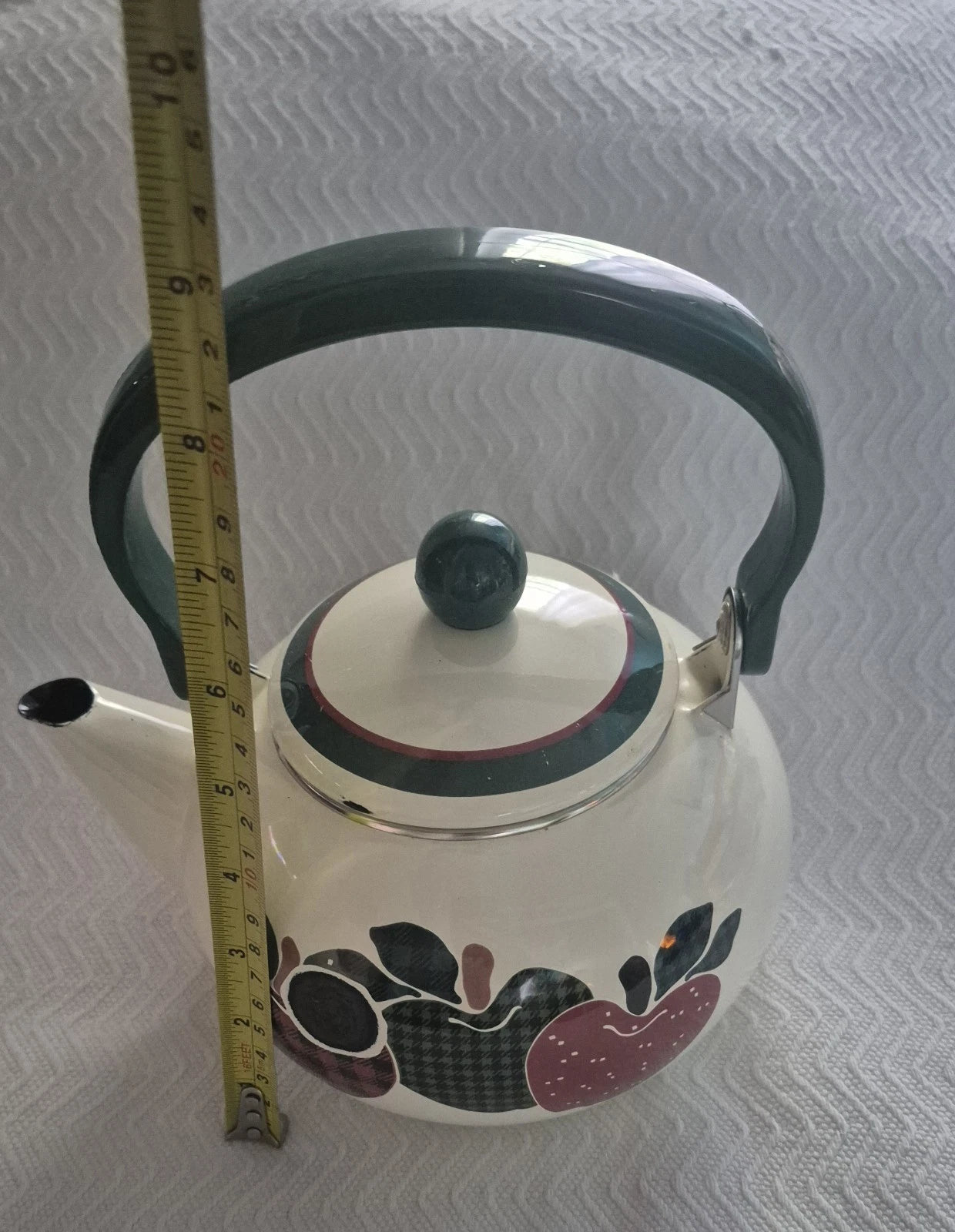 Vintage Apple Themed Enamel Metal 8 Cup - Teapot Kettle