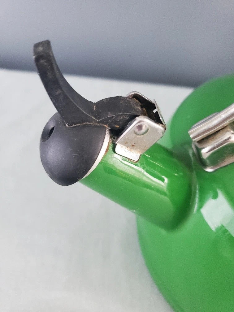 Chantal Tea Kettle Kelly Green Enamel on Steel Whistle Teapot 1.7 qt