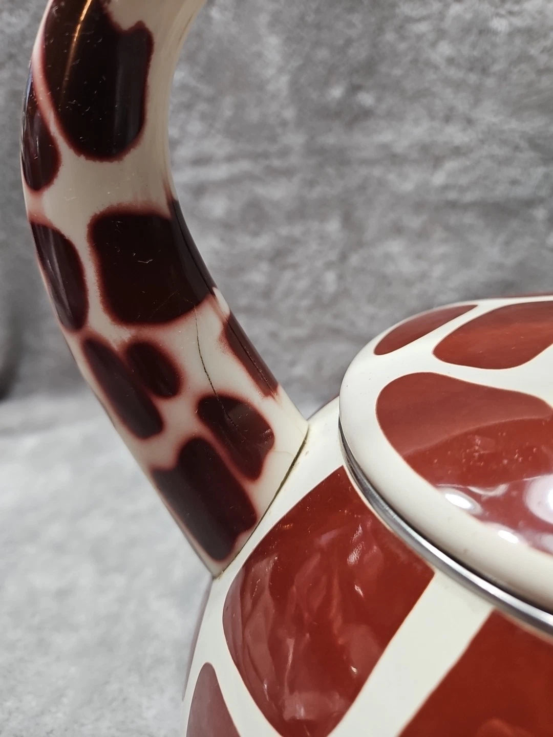 GIRAFFE TEAPOT Supreme Housewares Whistling  Enamel On Steel Tea Kettle