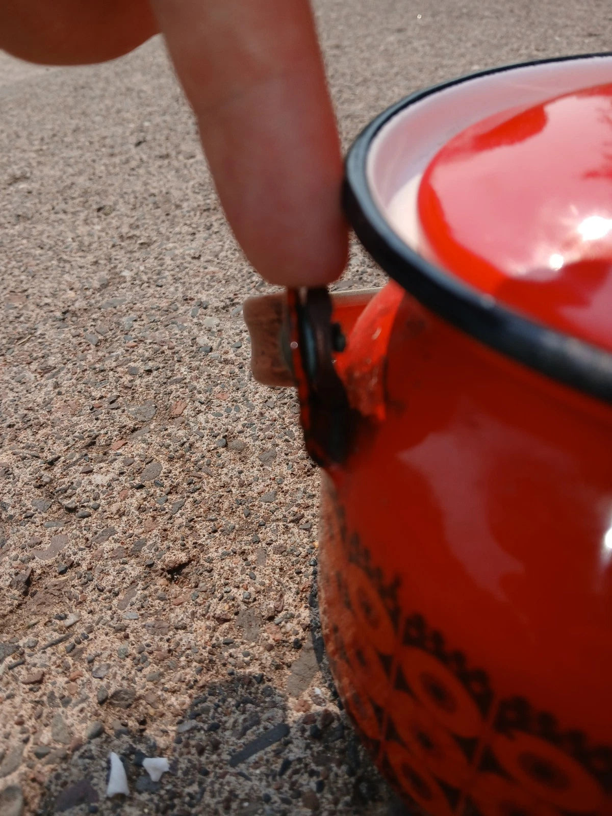 VINTAGE FINEL DAISY RED ENAMEL TEAPOT VINTAGE MID CENTURY USED
