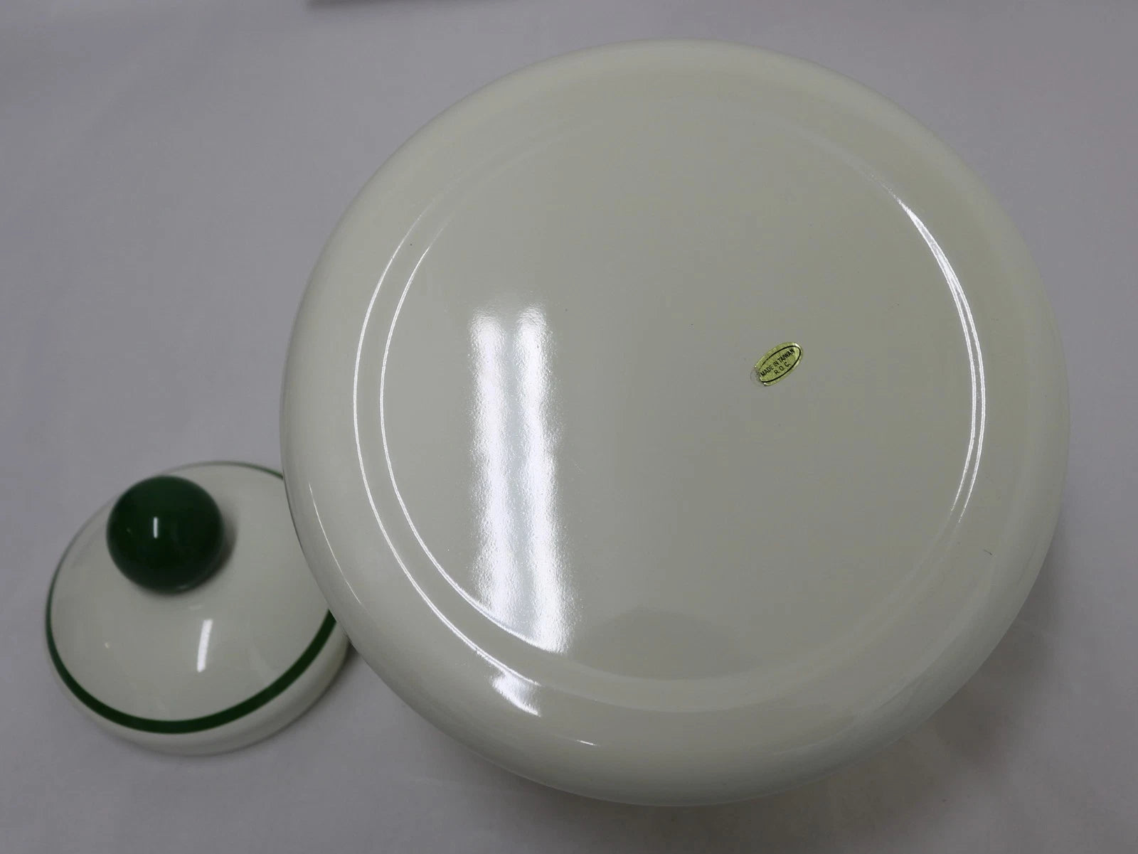 Spode Christmas Tree 2.2 Quart Whistling Tea Kettle - Porcelain Enamel on Steel