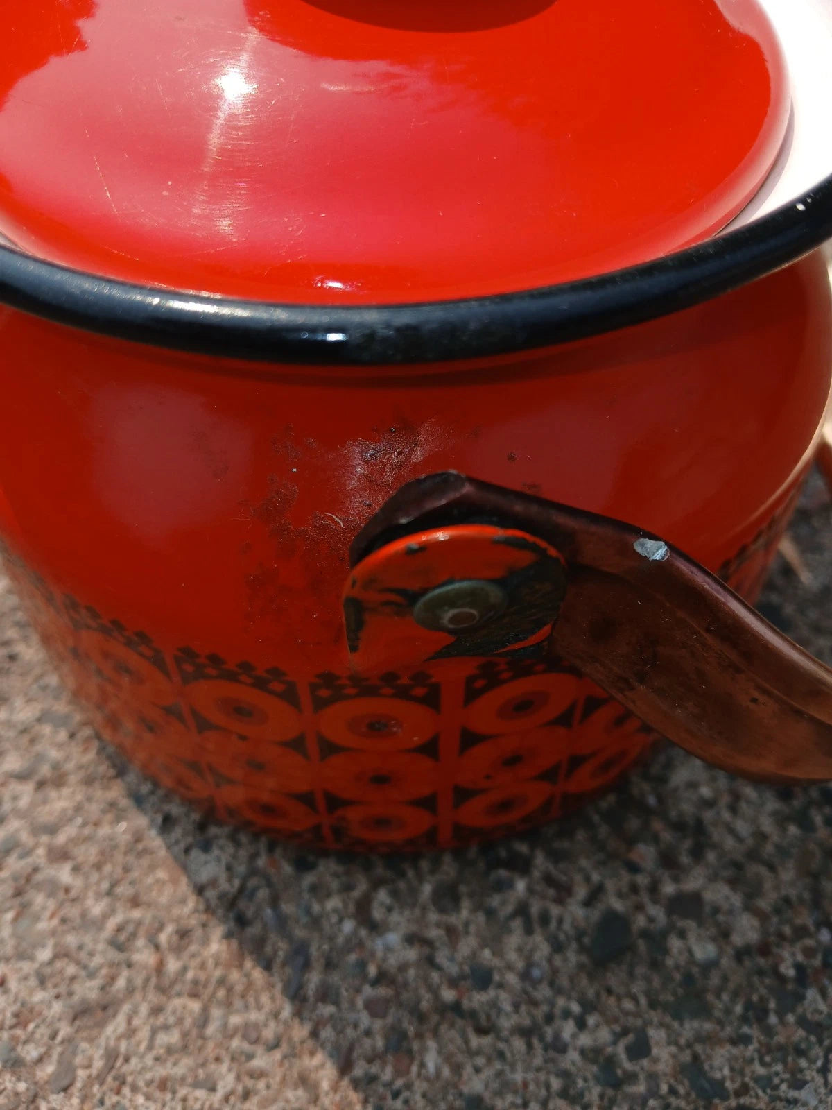 VINTAGE FINEL DAISY RED ENAMEL TEAPOT VINTAGE MID CENTURY USED