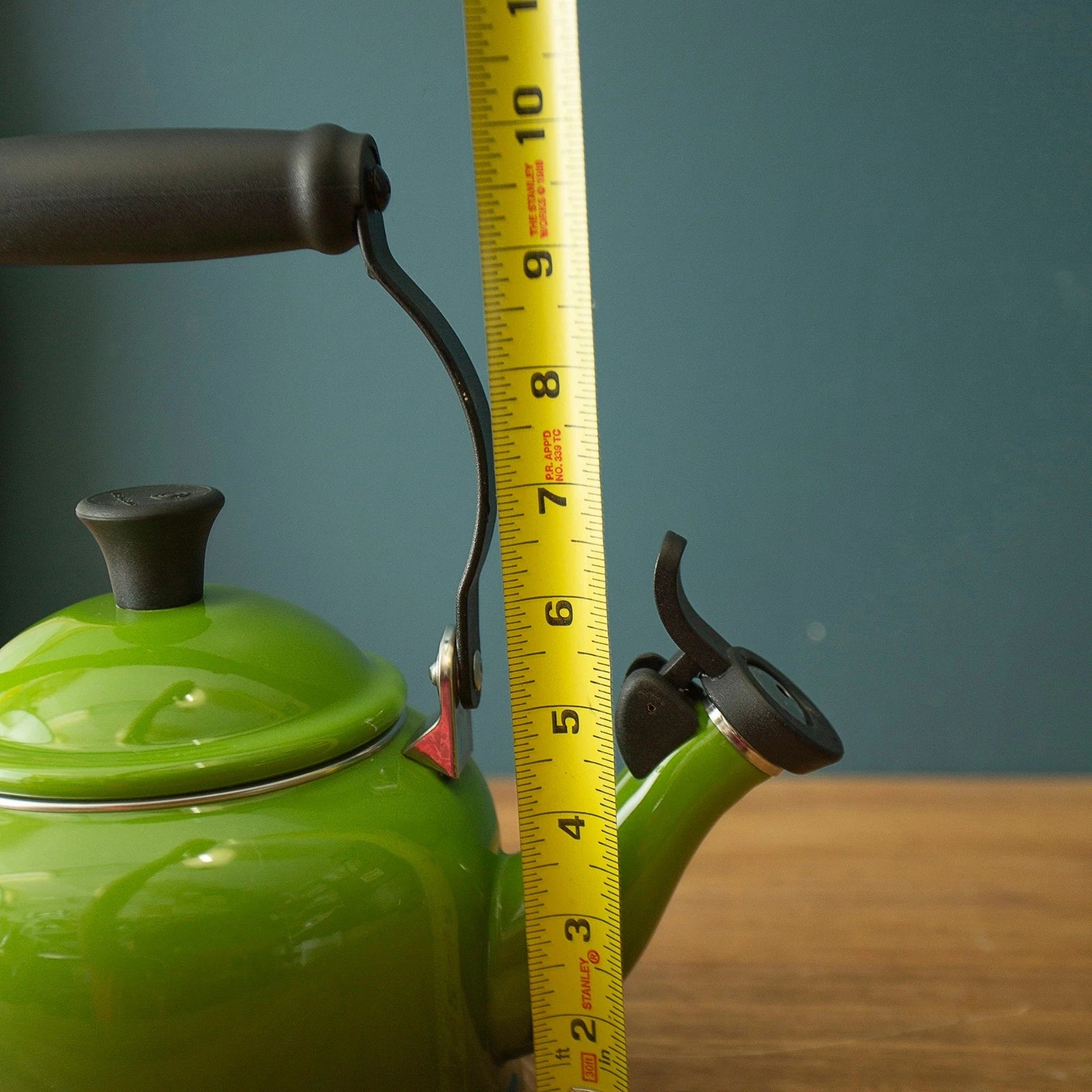 Le Creuset Enamel Demi Tea Kettle 1.25 Quart Green Palm Hombre