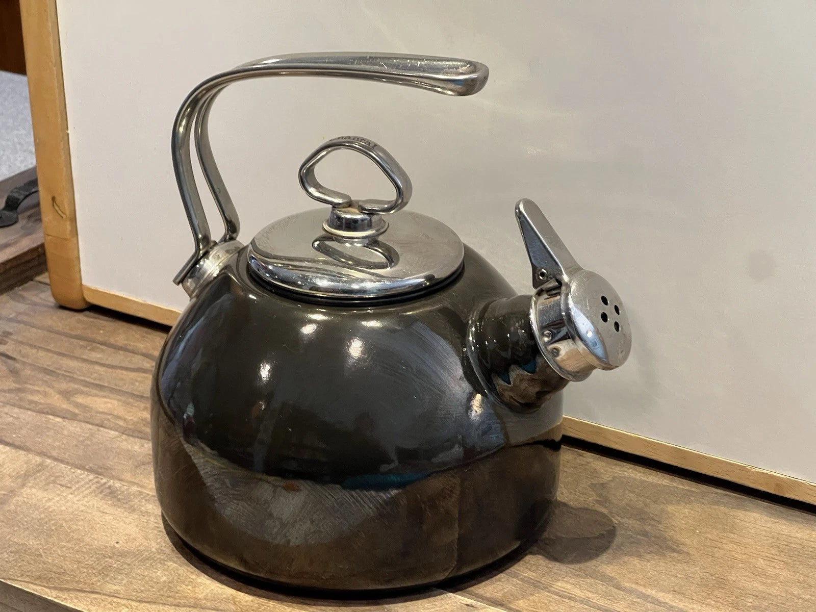 Chantal Classic Enamel On Steel Tea Kettle Black / Dark Gray W Harmonica Whistle