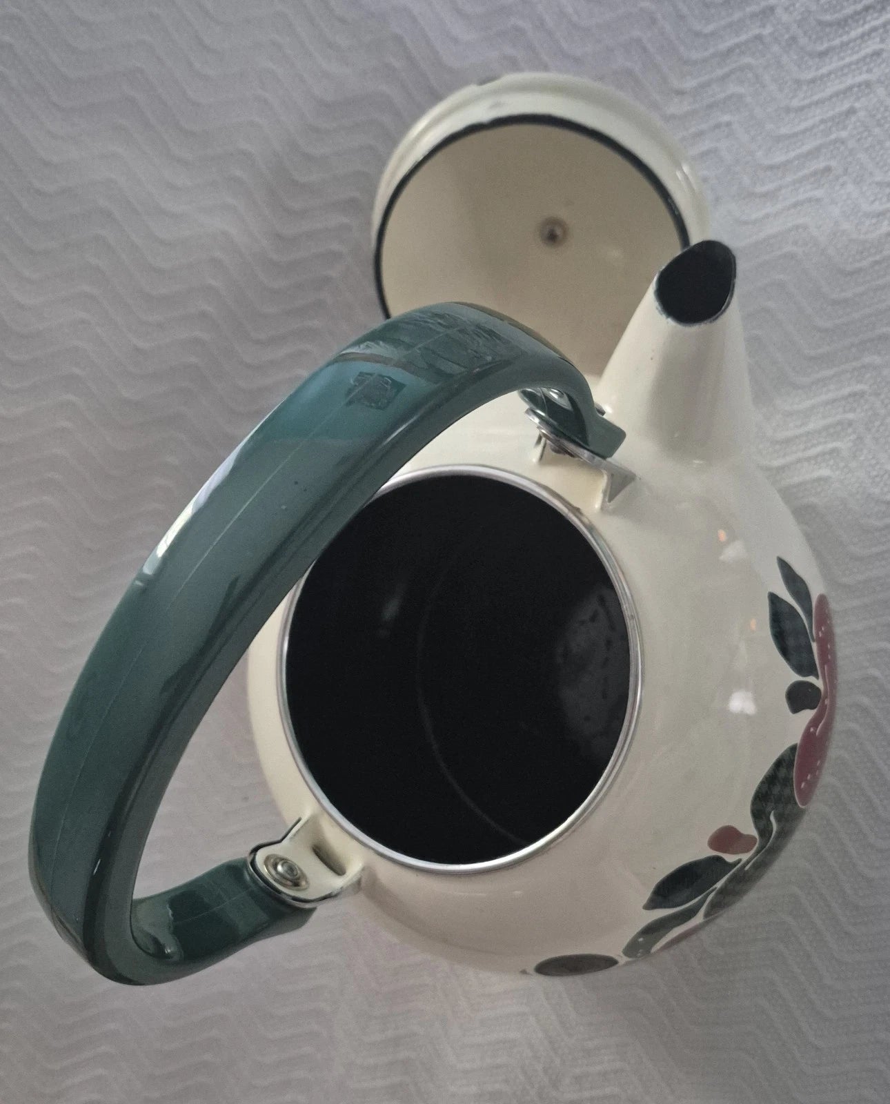 Vintage Apple Themed Enamel Metal 8 Cup - Teapot Kettle
