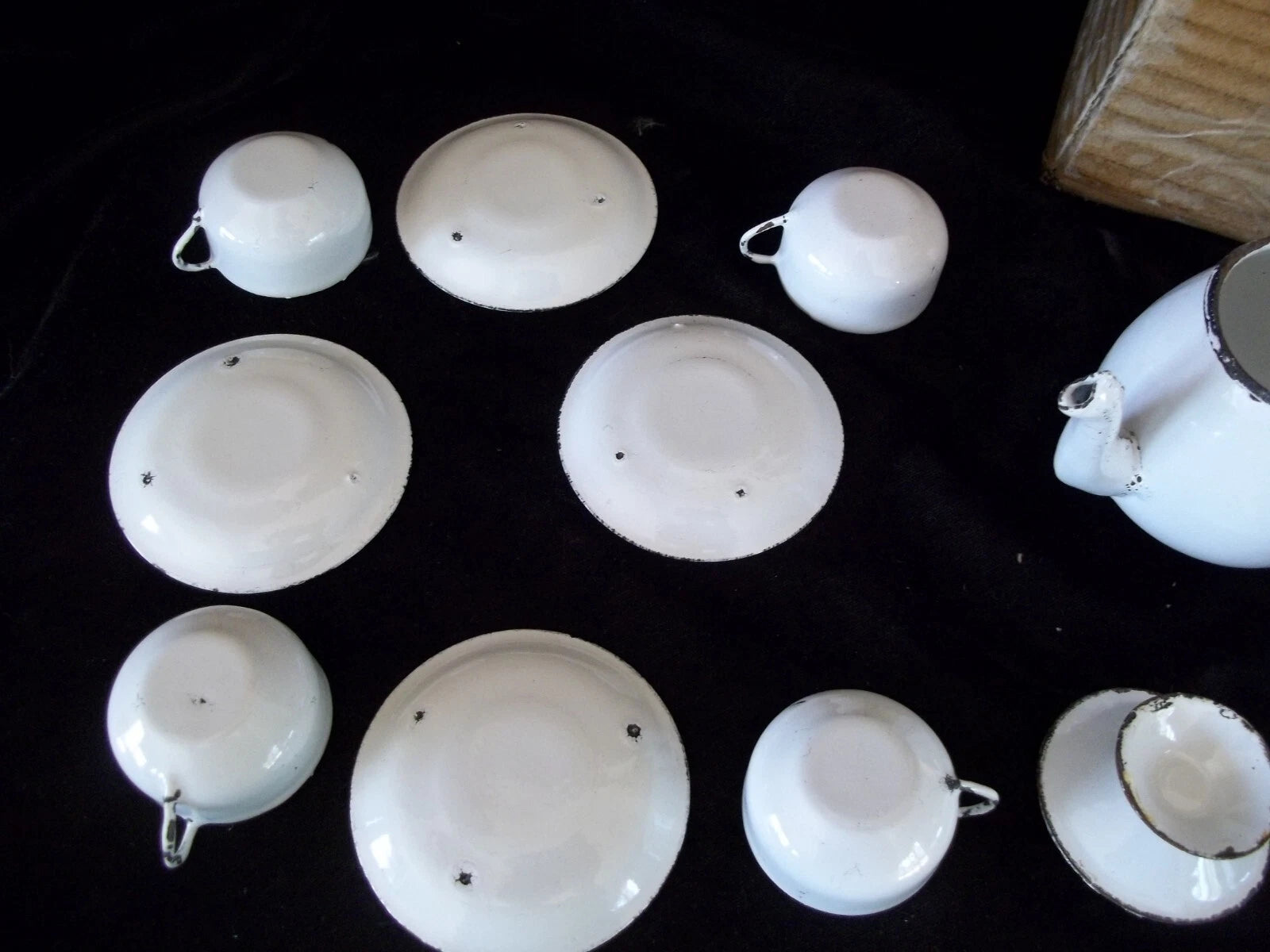 Vintage Big Doll Enamel Ware Picnic Set  Teapot Sugar Creamer 4 cups Saucers
