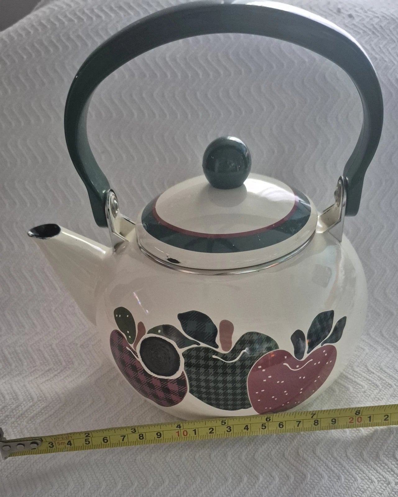 Vintage Apple Themed Enamel Metal 8 Cup - Teapot Kettle