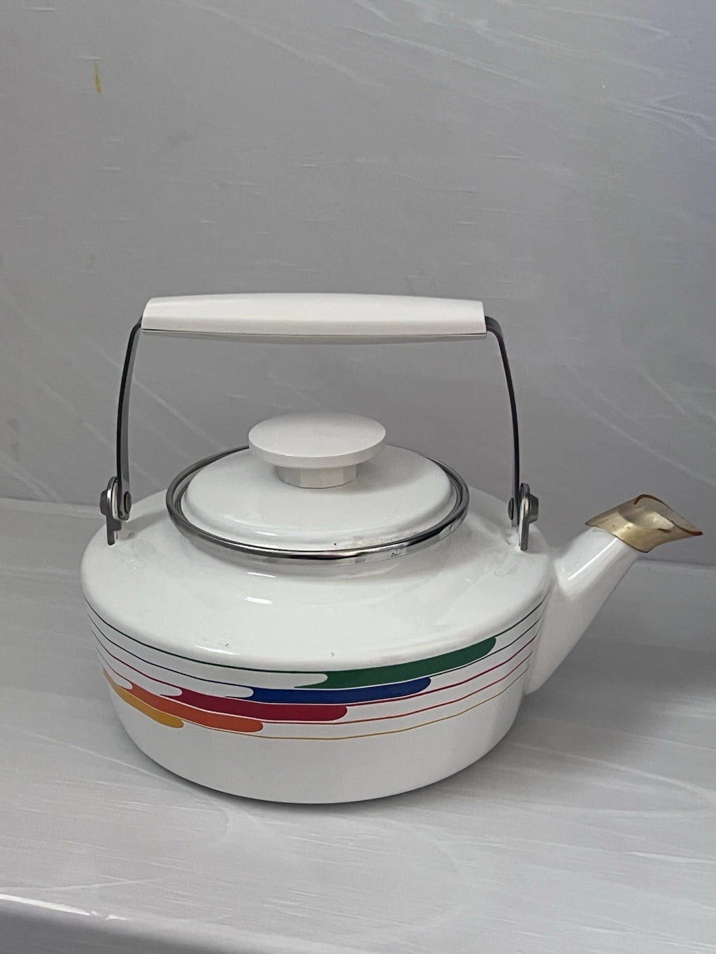 Vintage Studio Nova Hi Fi Enamel Homestead Kettle 542 2QT JAPAN Teapot Atomic