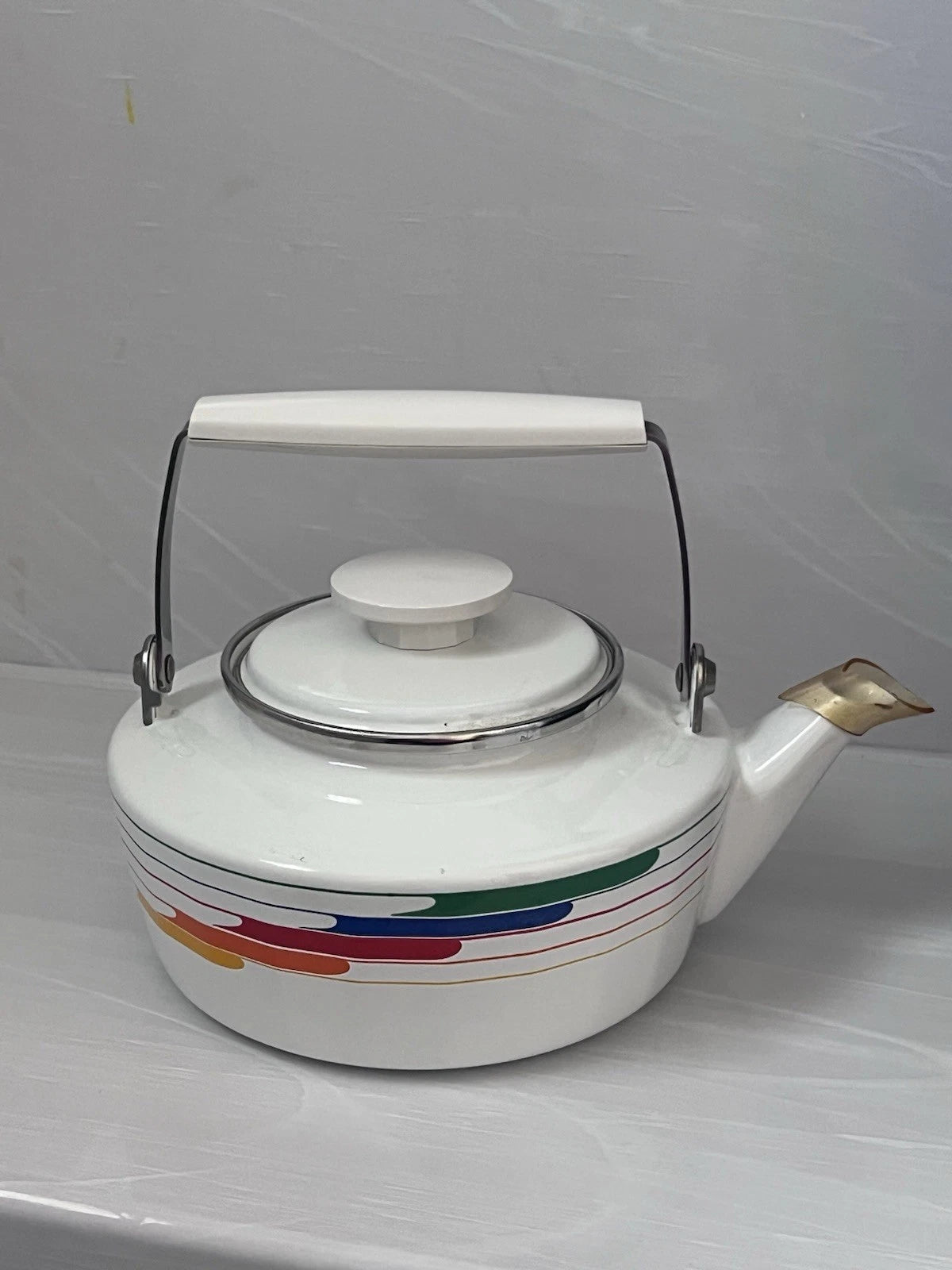 Vintage Studio Nova Hi Fi Enamel Homestead Kettle 542 2QT JAPAN Teapot Atomic