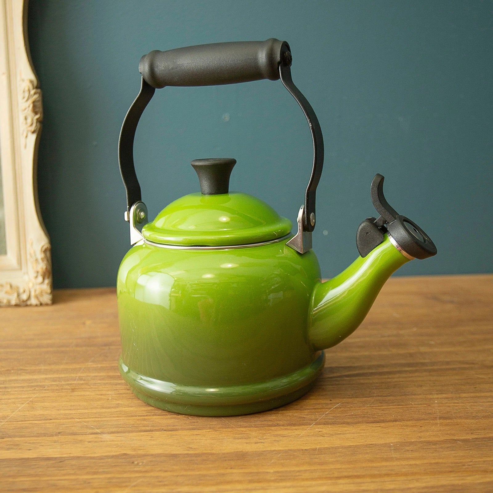 Le Creuset Enamel Demi Tea Kettle 1.25 Quart Green Palm Hombre